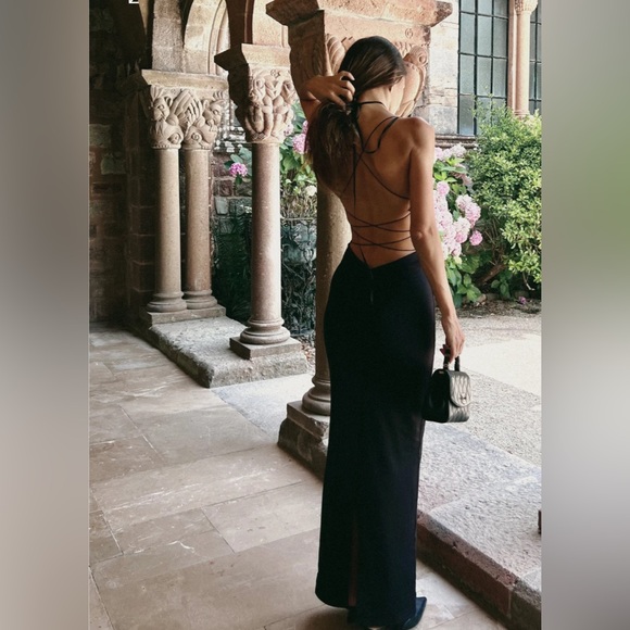 MESHKI - NWT - Size M - Black Backless Maxi Dress - Picture 2 of 8